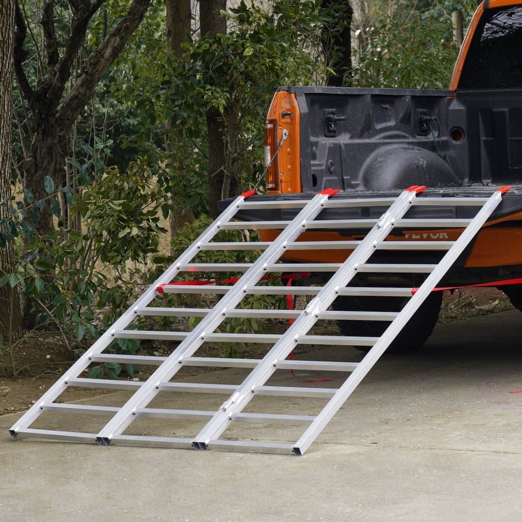 Alumínium rámpák, 1500 font (727 kg), háromrészes rámpa hevederekkel, összecsukható rakodórámpa motorkerékpárokhoz, traktorokhoz, ATV-khez/UTV-khez, teherautókhoz, fűnyírókhoz, hómarókhoz, 199 cm H x 137 cm SZ, 1 db.