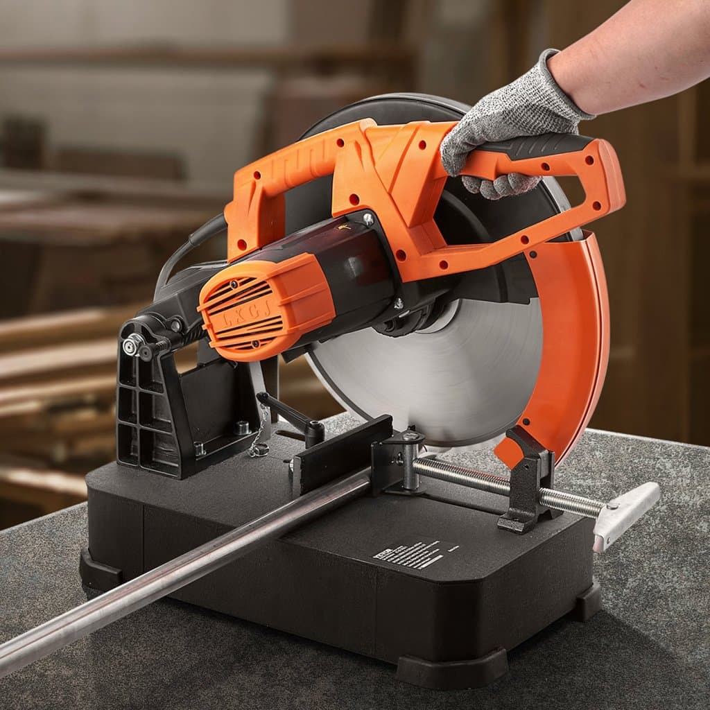 Gérvágó fűrész fém vágásához