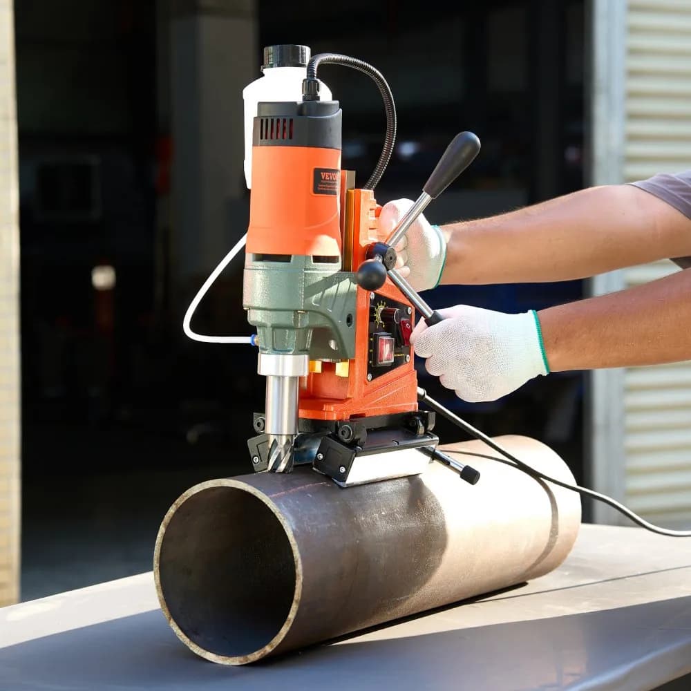 Mágneses fúrógép, 1400 W, 50 mm-es furatátmérő, 0-850 fordulat/perc sebesség, megfordítható irány, mágneses fúrógép fémfelületekhez, elektromos fúrógép ipari és otthoni használatra