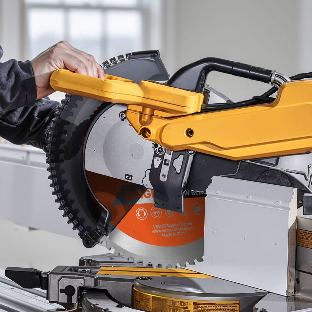 Körfűrészlap, 355 mm átmérő, 66 éles ötvözet fog, 25,4 mm-es tengely, finom felületkezelés, fémvágó lap körfűrészhez, zajcsökkentő hőkivezető nyílásokkal, acél és alumínium vágásához