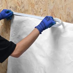 Házburkolat, 2740 x 45720 mm, 0,13 mm vastag párazáró, strapabíró műanyag fólia szakadásálló, ereszthető szövetből készült párazáró bevonattal lakossági és kereskedelmi építkezésekhez, fehér - miniatúra 3